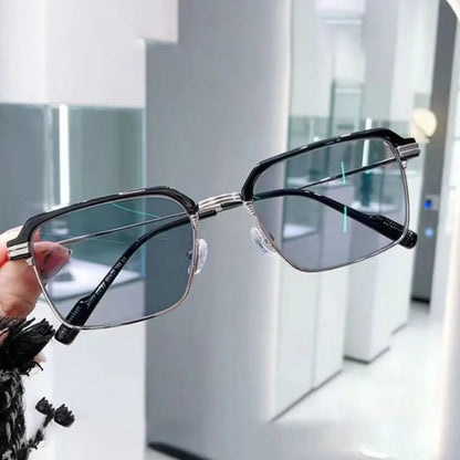 All-in-One Photochromic Glasses – Comfort, Protection & Reduced Eye Strain